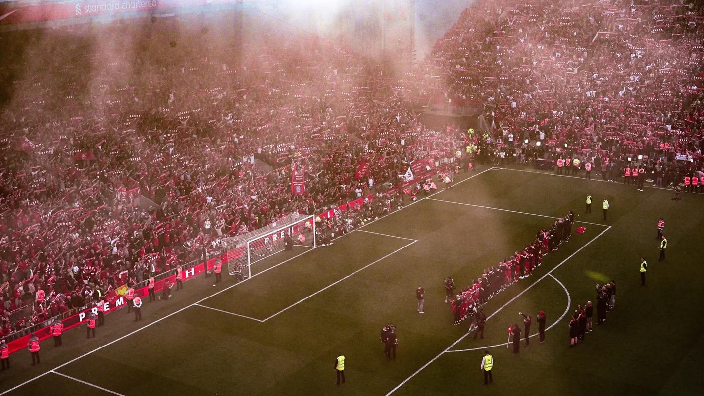 西甲战报：费尔南德斯点射制胜，十人西班牙人1-0十人巴列卡诺