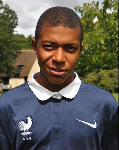 哈兰德：刚进国家队我不擅长应对压力，现在我是这方面的专家